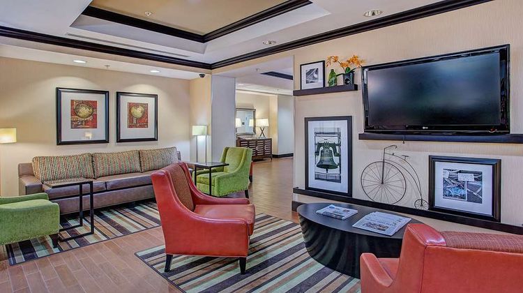 Hampton Inn Covington Lobby
