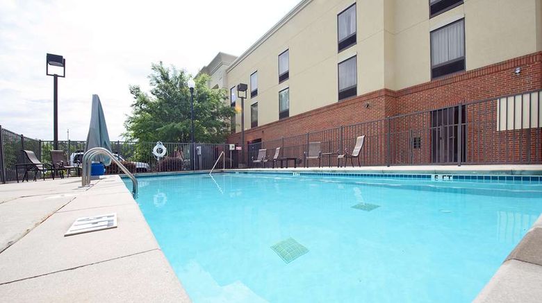 <b>Hampton Inn Fayetteville Pool</b>. Images powered by <a href="https://iceportal.shijigroup.com/" title="IcePortal" target="_blank">IcePortal</a>.