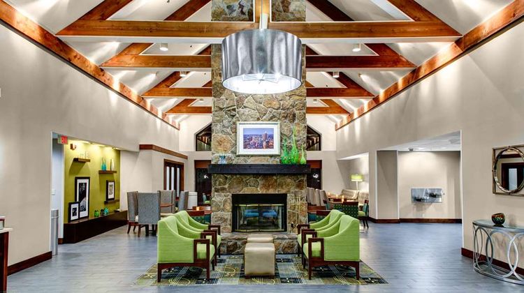 Hampton Inn & Suites Gwinnett Lobby