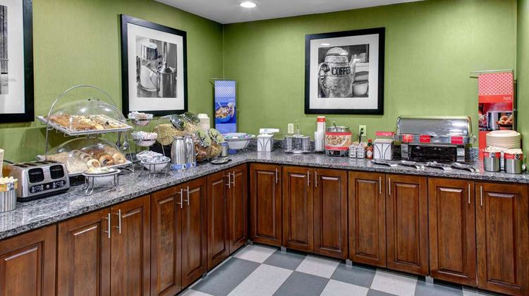 Hampton Inn & Suites Gwinnett Restaurant