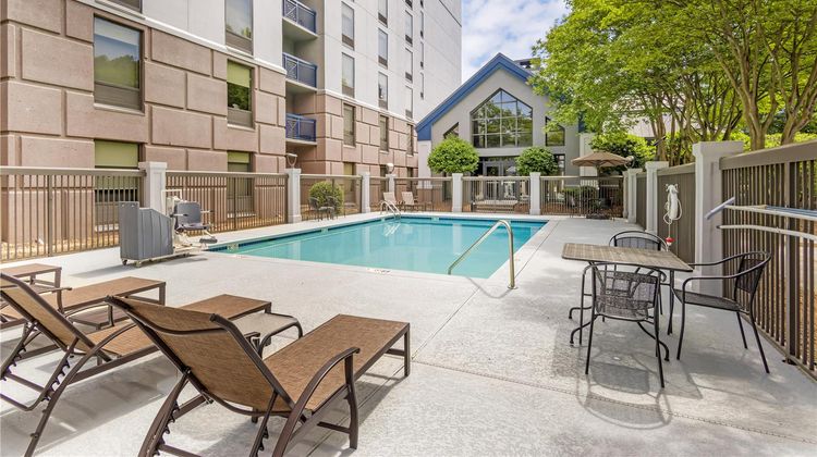 Hampton Inn & Suites Gwinnett Pool