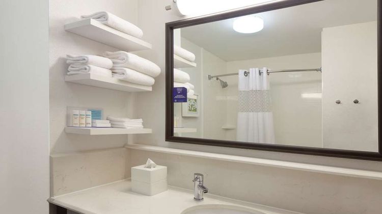Hampton Inn Lawrenceville Room