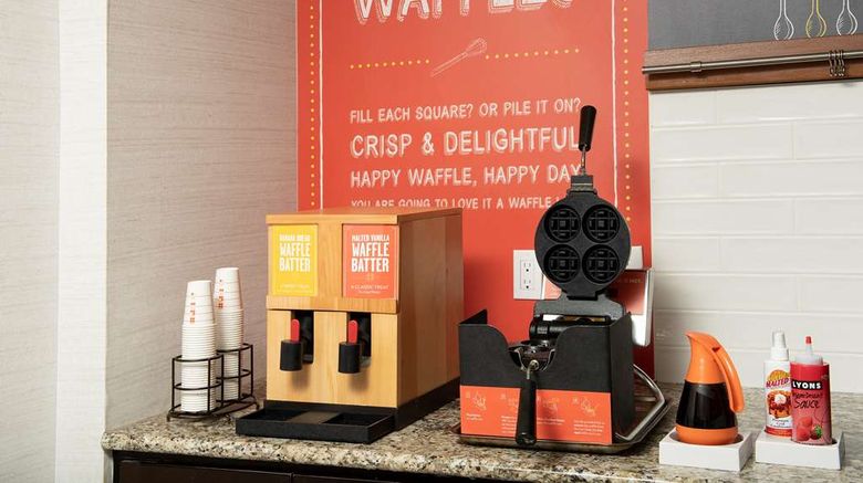<b>Hampton Inn & Suites Alpharetta Restaurant</b>. Images powered by <a href="https://iceportal.shijigroup.com/" title="IcePortal" target="_blank">IcePortal</a>.