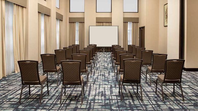 <b>Hampton Inn & Suites Alpharetta Meeting</b>. Images powered by <a href="https://iceportal.shijigroup.com/" title="IcePortal" target="_blank">IcePortal</a>.