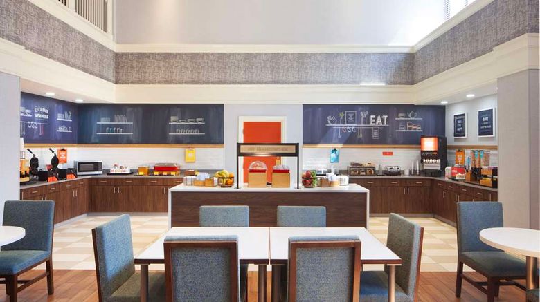 <b>Hampton Inn & Suites-Atlanta Airport N Restaurant</b>. Images powered by <a href="https://iceportal.shijigroup.com/" title="IcePortal" target="_blank">IcePortal</a>.