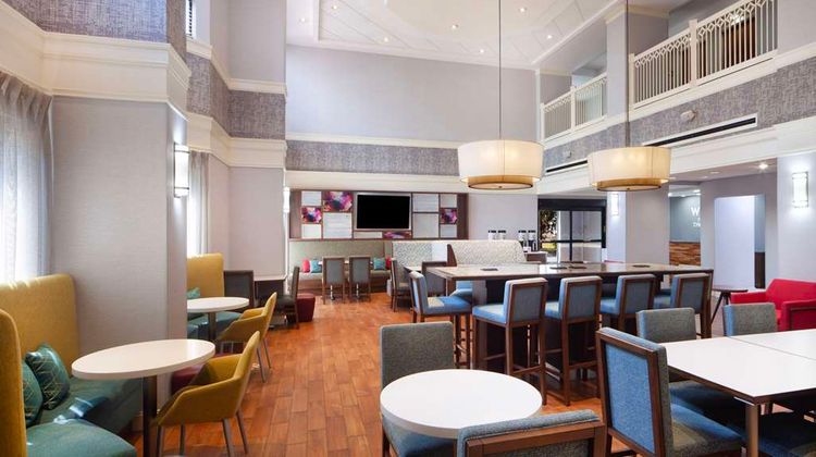 Hampton Inn & Suites-Atlanta Airport N Lobby