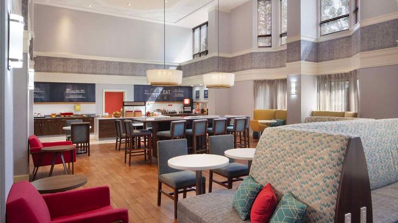 <b>Hampton Inn & Suites-Atlanta Airport N Restaurant</b>. Images powered by <a href="https://iceportal.shijigroup.com/" title="IcePortal" target="_blank">IcePortal</a>.