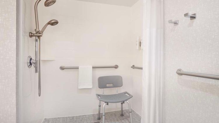 Hampton Inn & Suites-Atlanta Airport N Room
