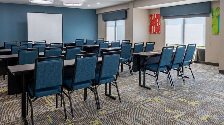 <b>Hampton Inn Alpharetta/Roswell Meeting</b>. Images powered by <a href="https://iceportal.shijigroup.com/" title="IcePortal" target="_blank">IcePortal</a>.