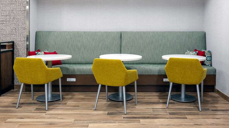 <b>Hampton Inn Alpharetta/Roswell Restaurant</b>. Images powered by <a href="https://iceportal.shijigroup.com/" title="IcePortal" target="_blank">IcePortal</a>.