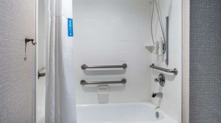 Hampton Inn Peachtree Corners Norcross Room