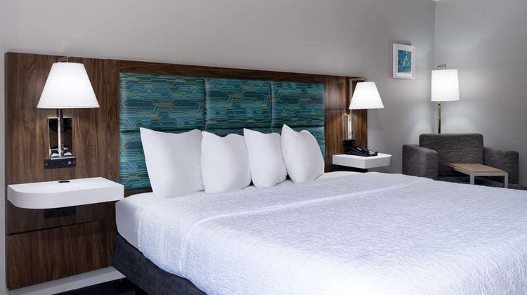 Hampton Inn Peachtree Corners Norcross Room