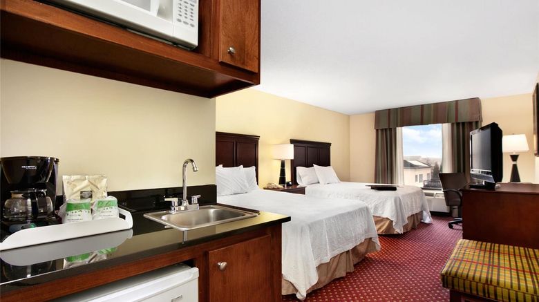 <b>Hampton Inn Stockbridge Room</b>. Images powered by <a href="https://iceportal.shijigroup.com/" title="IcePortal" target="_blank">IcePortal</a>.