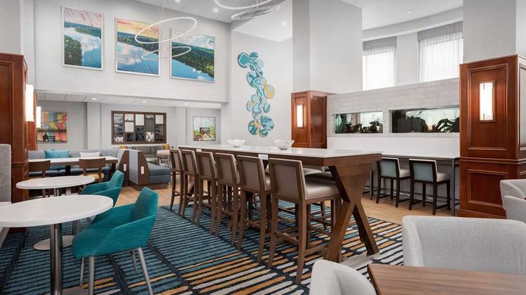 Hampton Inn & Suites Atlanta-Six Flags Lobby