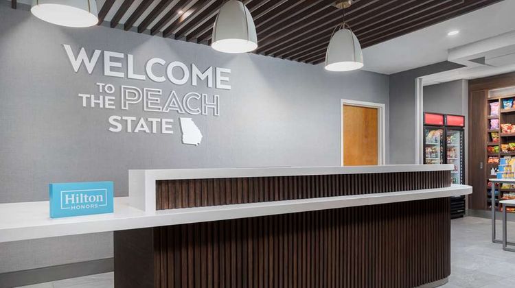 Hampton Inn & Suites Atlanta-Six Flags Lobby