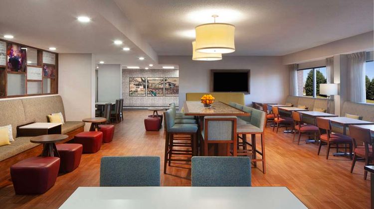 Hampton Inn Southlake Lobby