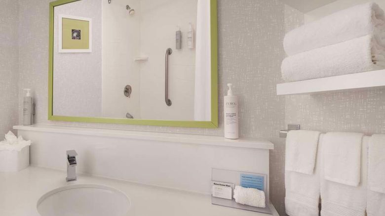 <b>Hampton Inn Southlake Room</b>. Images powered by <a href="https://iceportal.shijigroup.com/" title="IcePortal" target="_blank">IcePortal</a>.