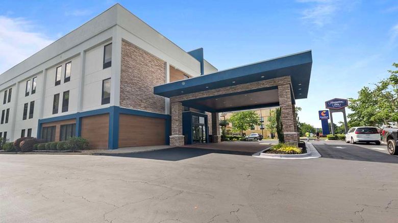 <b>Hampton Inn Atlanta-Woodstock Exterior</b>. Images powered by <a href="https://iceportal.shijigroup.com/" title="IcePortal" target="_blank">IcePortal</a>.