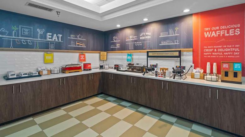 <b>Hampton Inn Atlanta-Woodstock Restaurant</b>. Images powered by <a href="https://iceportal.shijigroup.com/" title="IcePortal" target="_blank">IcePortal</a>.