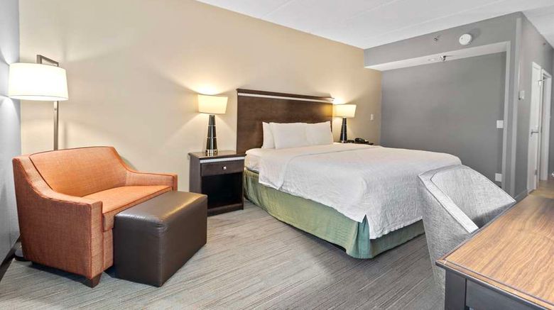 <b>Hampton Inn Atlanta-Woodstock Room</b>. Images powered by <a href="https://iceportal.shijigroup.com/" title="IcePortal" target="_blank">IcePortal</a>.