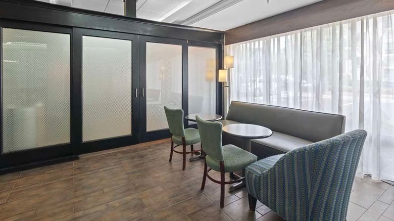 <b>Hampton Inn Atlanta-Woodstock Lobby</b>. Images powered by <a href="https://iceportal.shijigroup.com/" title="IcePortal" target="_blank">IcePortal</a>.