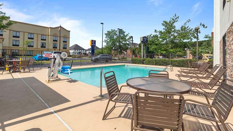 <b>Hampton Inn Atlanta-Woodstock Pool</b>. Images powered by <a href="https://iceportal.shijigroup.com/" title="IcePortal" target="_blank">IcePortal</a>.
