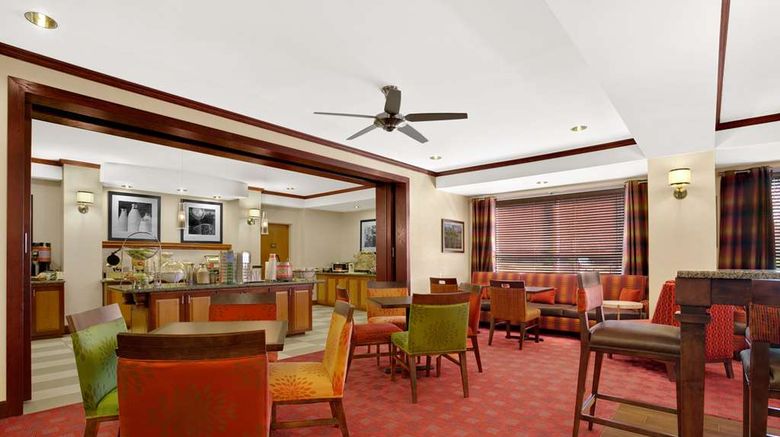 <b>Hampton Inn Athens Lobby</b>. Images powered by <a href="https://iceportal.shijigroup.com/" title="IcePortal" target="_blank">IcePortal</a>.