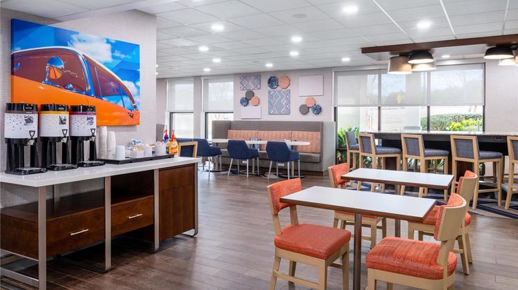 Hampton Inn Auburn Lobby