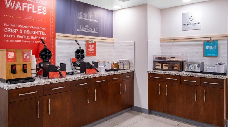 <b>Hampton Inn Auburn Restaurant</b>. Images powered by <a href="https://iceportal.shijigroup.com/" title="IcePortal" target="_blank">IcePortal</a>.
