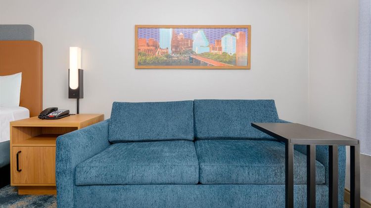 Hampton Inn & Suites Austin Airport Room