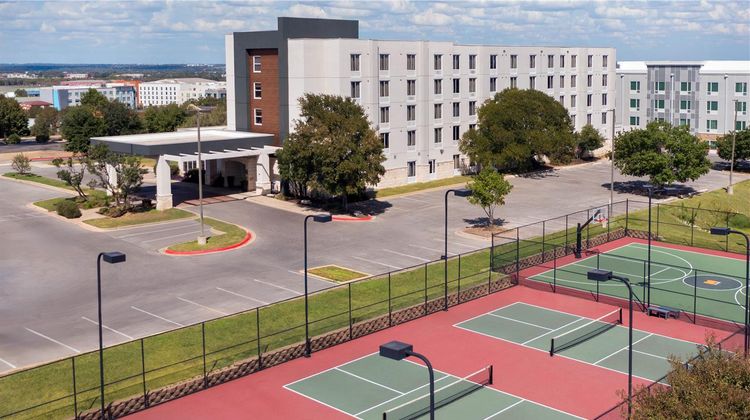 Hampton Inn & Suites Austin Airport Recreation
