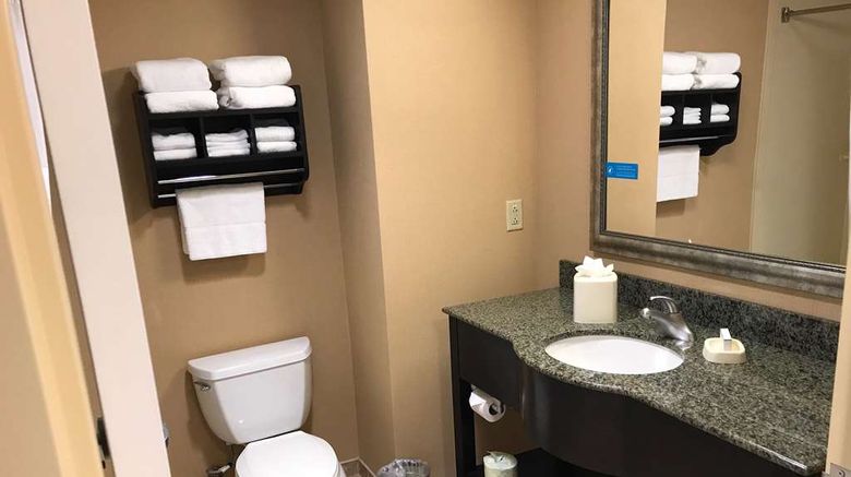 <b>Hampton Inn & Suites Austin-Lakeway Room</b>. Images powered by <a href="https://iceportal.shijigroup.com/" title="IcePortal" target="_blank">IcePortal</a>.