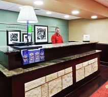 Hampton Inn & Suites Austin-Lakeway Lobby