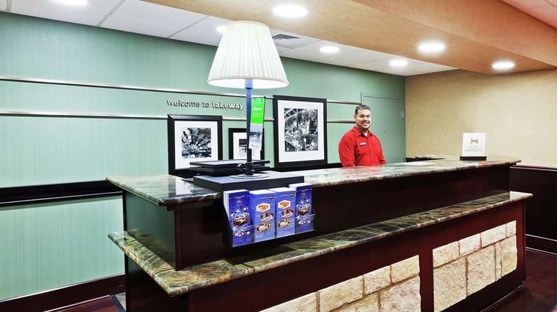 <b>Hampton Inn & Suites Austin-Lakeway Lobby</b>. Images powered by <a href="https://iceportal.shijigroup.com/" title="IcePortal" target="_blank">IcePortal</a>.