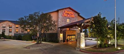 Hampton Inn & Suites Austin-Lakeway Exterior