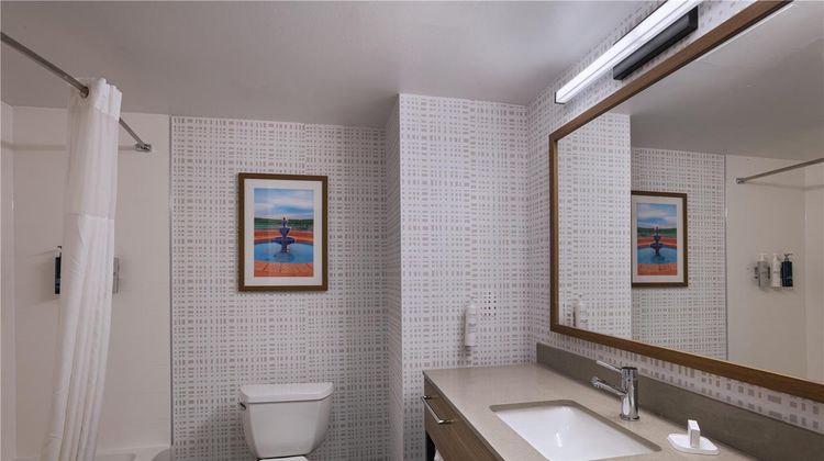 Hampton Inn & Suites Austin-Lakeway Room