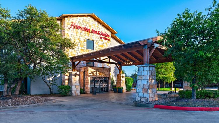 Hampton Inn & Suites Austin-Lakeway Exterior