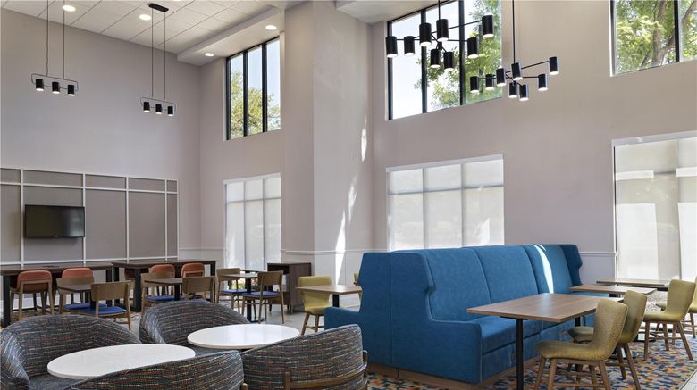 <b>Hampton Inn & Suites Austin-Lakeway Restaurant</b>. Images powered by <a href="https://iceportal.shijigroup.com/" title="IcePortal" target="_blank">IcePortal</a>.