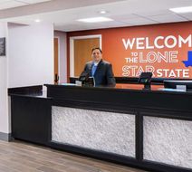 Hampton Inn Austin North Lobby