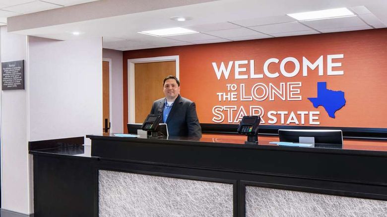 <b>Hampton Inn Austin North Lobby</b>. Images powered by <a href="https://iceportal.shijigroup.com/" title="IcePortal" target="_blank">IcePortal</a>.