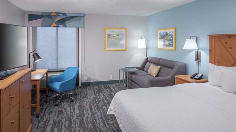 <b>Hampton Inn Austin-NW/Arboretum Room</b>. Images powered by <a href="https://iceportal.shijigroup.com/" title="IcePortal" target="_blank">IcePortal</a>.