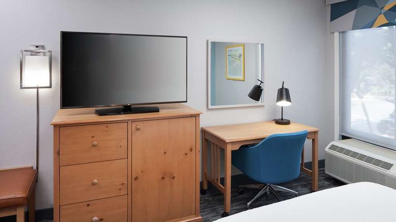 <b>Hampton Inn Austin-NW/Arboretum Room</b>. Images powered by <a href="https://iceportal.shijigroup.com/" title="IcePortal" target="_blank">IcePortal</a>.