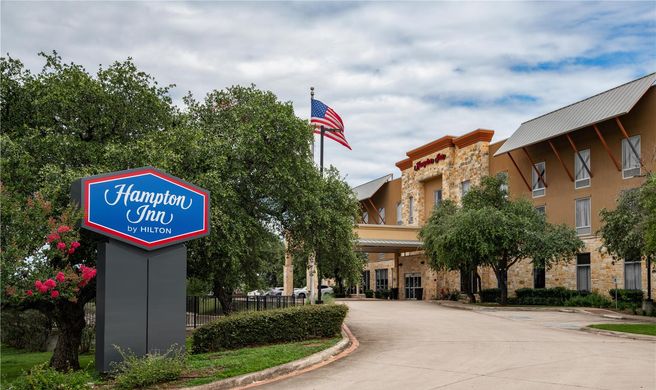 Hampton Inn Austin/Oak Hill Exterior