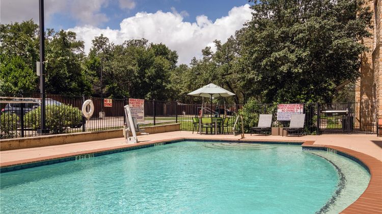 Hampton Inn Austin/Oak Hill Pool