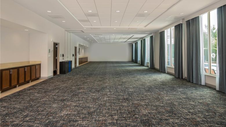 <b>Hampton Inn Austin/Oak Hill Meeting</b>. Images powered by <a href="https://iceportal.shijigroup.com/" title="IcePortal" target="_blank">IcePortal</a>.