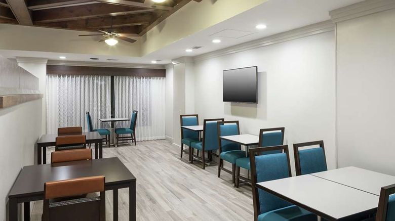 <b>Hampton Inn Austin Round Rock Lobby</b>. Images powered by <a href="https://iceportal.shijigroup.com/" title="IcePortal" target="_blank">IcePortal</a>.