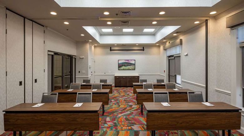 <b>Hampton Inn & Suites Asheville Airport Meeting</b>. Images powered by <a href="https://iceportal.shijigroup.com/" title="IcePortal" target="_blank">IcePortal</a>.