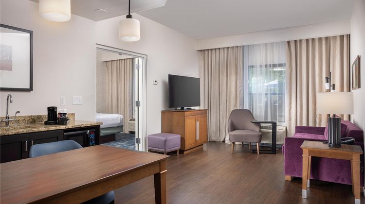 Hampton Inn & Suites Asheville Airport Room