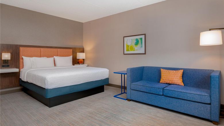 <b>Hampton Inn & Suites Wilkes-Barre Room</b>. Images powered by <a href="https://iceportal.shijigroup.com/" title="IcePortal" target="_blank">IcePortal</a>.