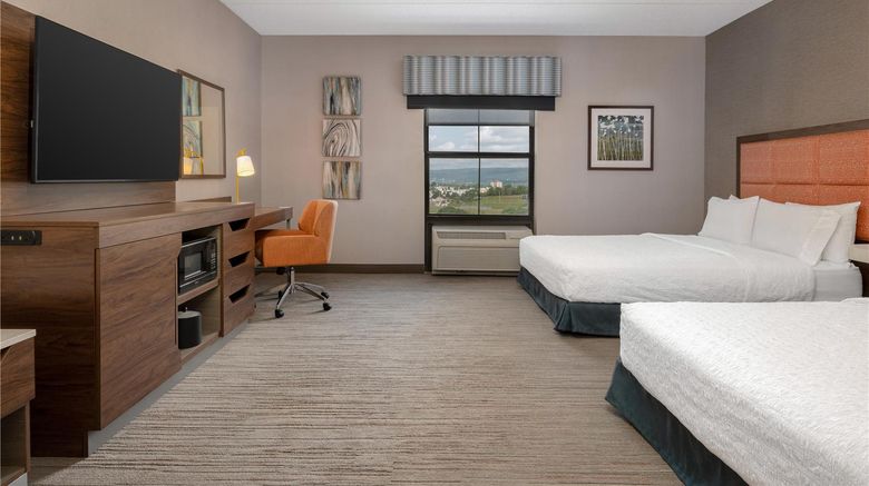 <b>Hampton Inn & Suites Wilkes-Barre Room</b>. Images powered by <a href="https://iceportal.shijigroup.com/" title="IcePortal" target="_blank">IcePortal</a>.